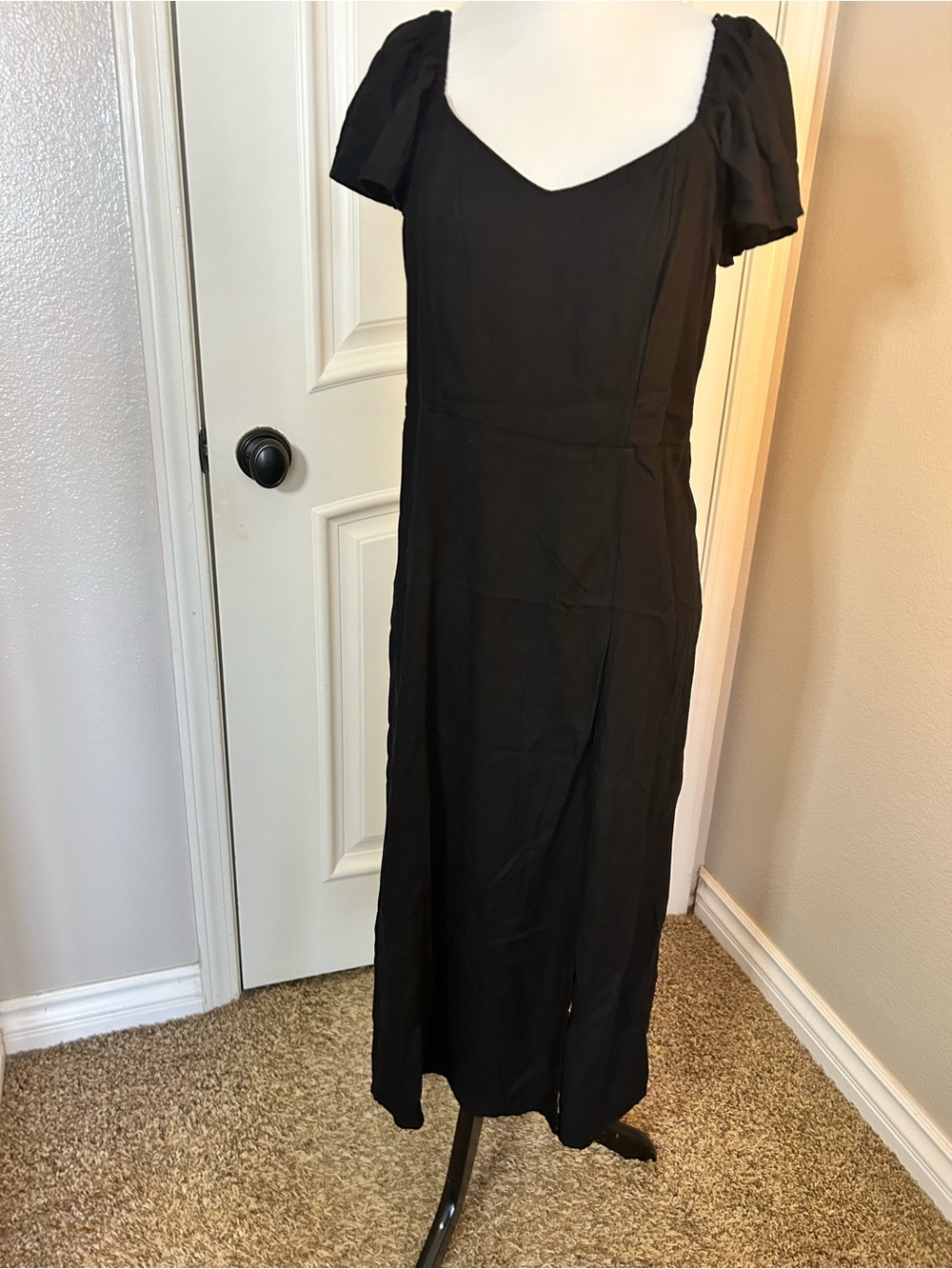 Old Navy Black Puff-Sleeve Maxi Dress